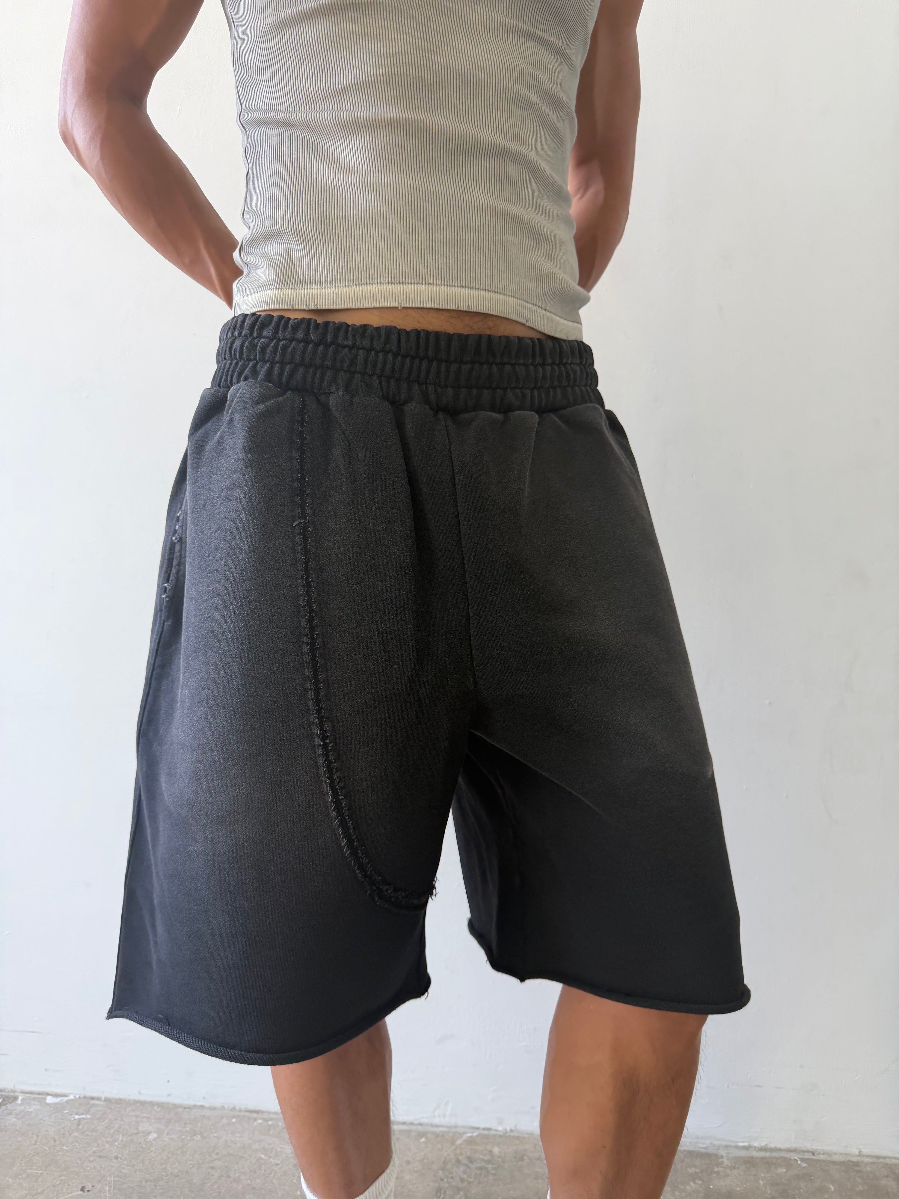 INSERT SWEATSHORTS