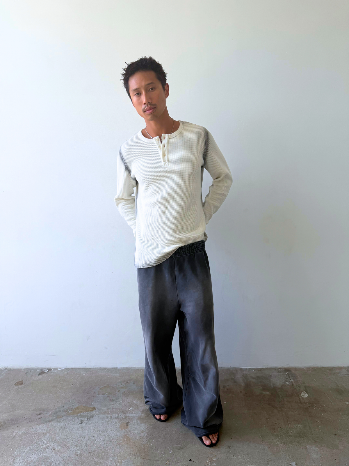 SPRAY SEAM HENLEY
